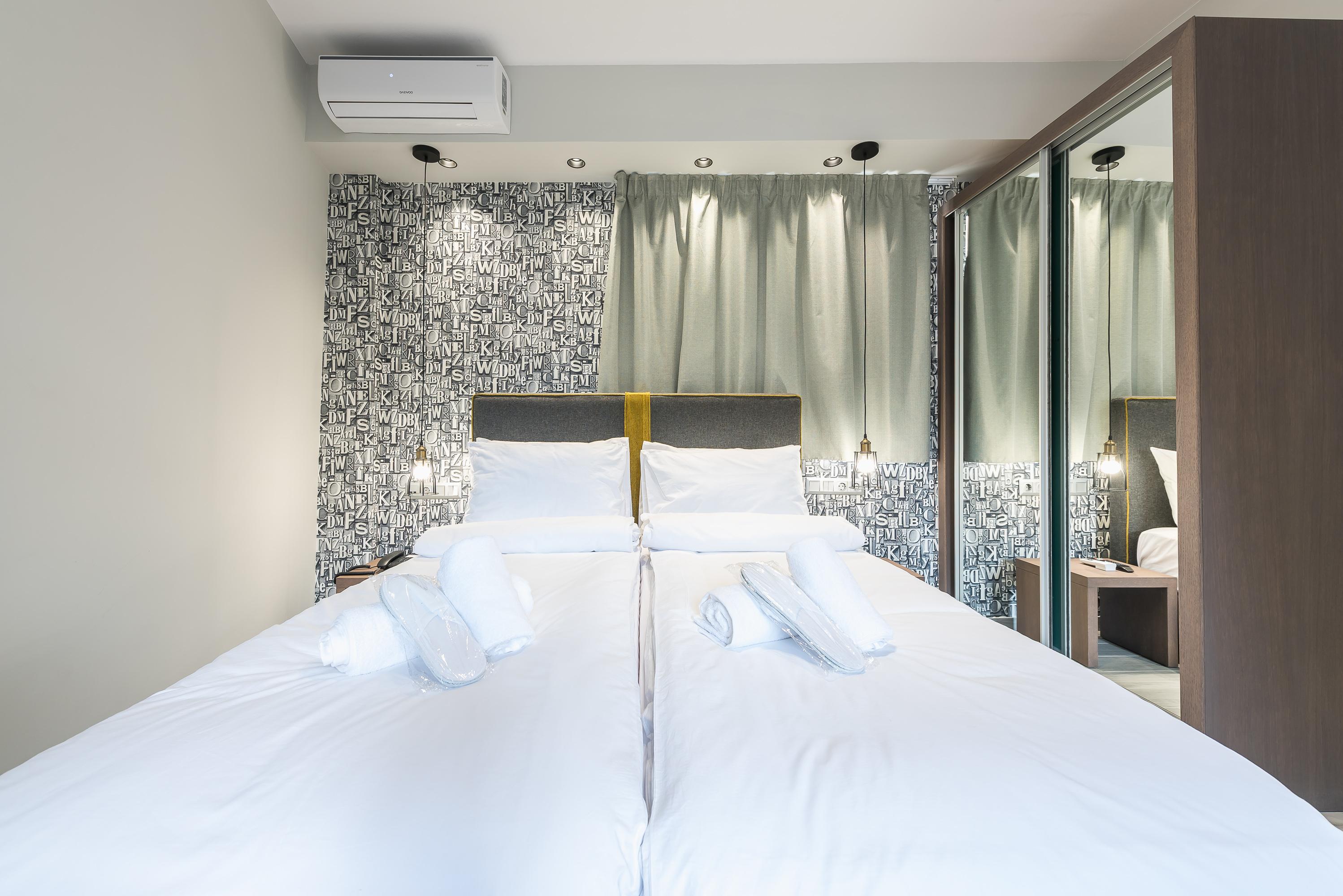 Hotel Lights 3*